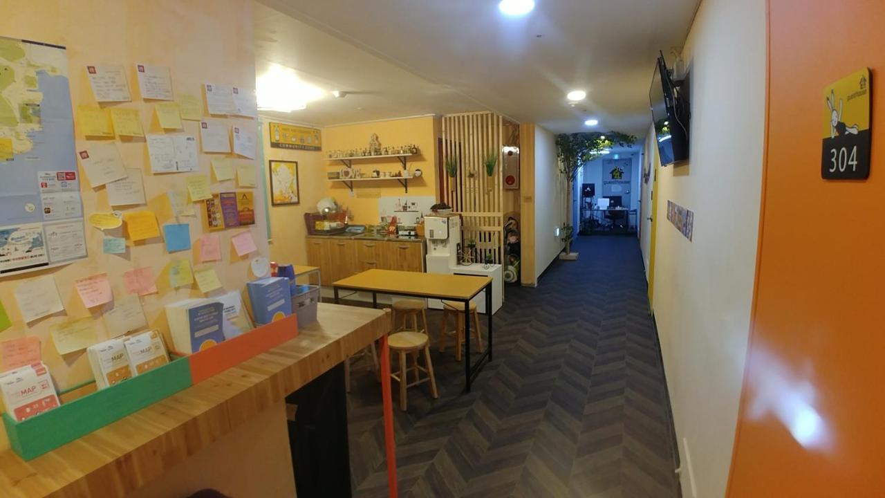 24Guesthouse Seomyeon Busan Exterior photo