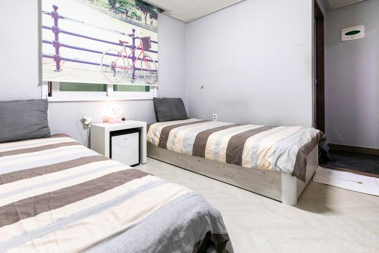 24Guesthouse Seomyeon Busan Exterior photo