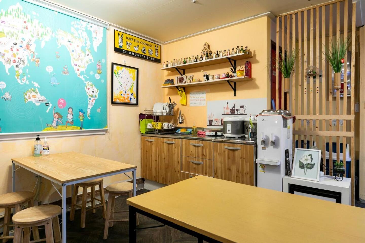 24Guesthouse Seomyeon Busan Exterior photo