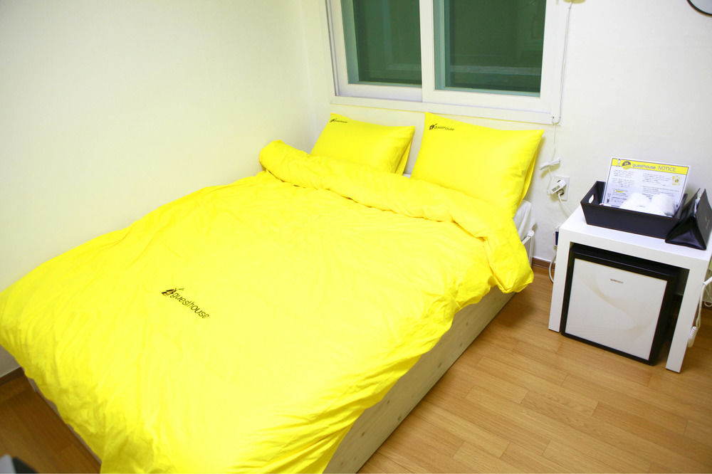 24Guesthouse Seomyeon Busan Exterior photo