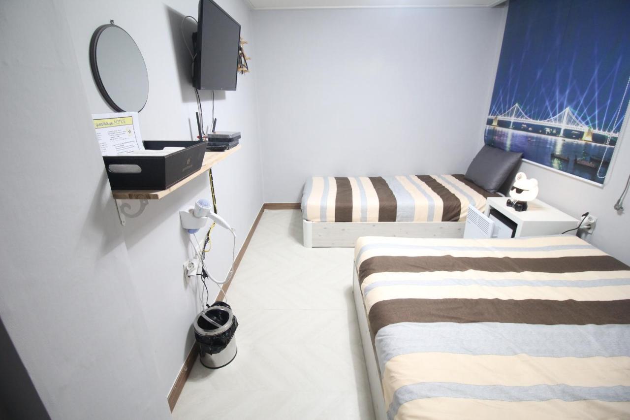 24Guesthouse Seomyeon Busan Exterior photo